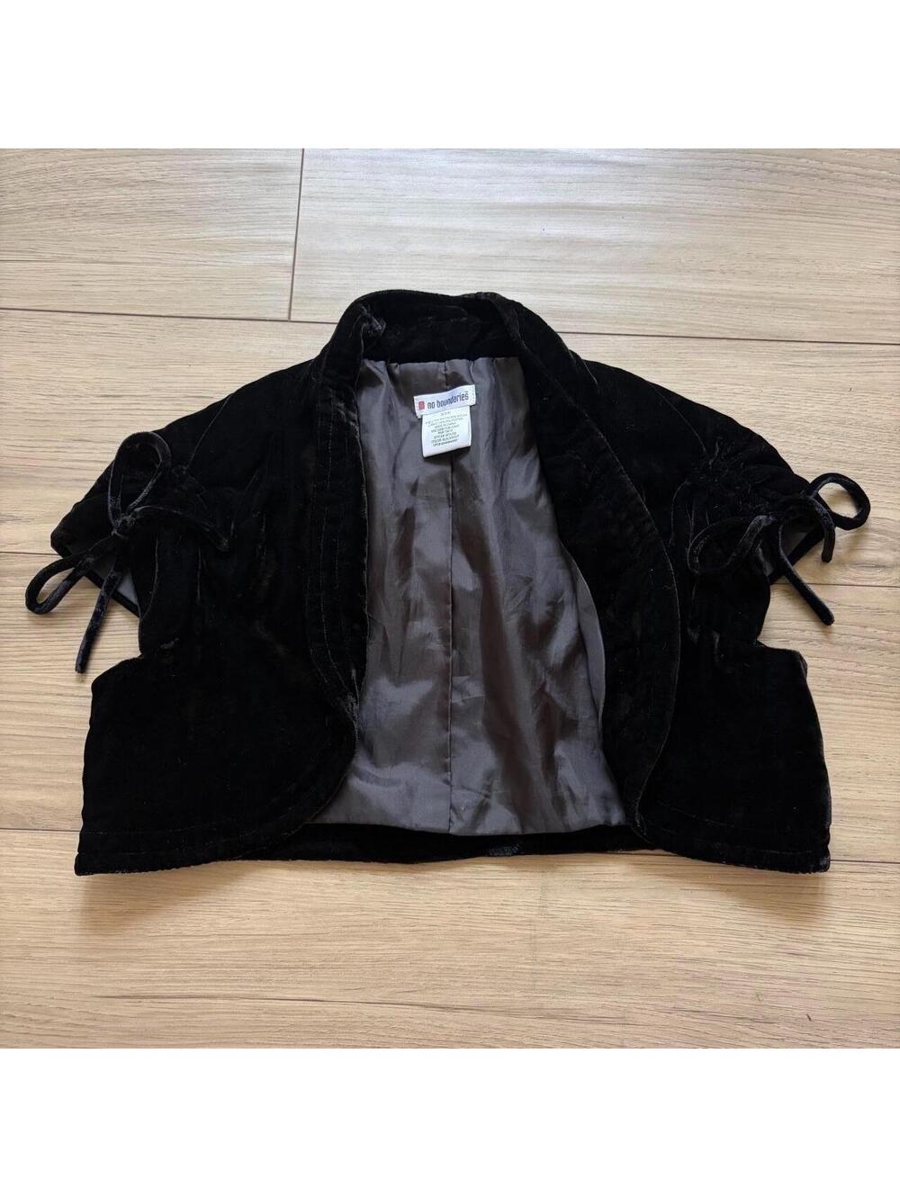 Y2K TRAD GOTH MINIMALIST BOLERO